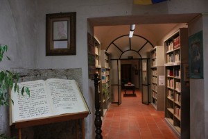 Biilioteca Comunale ex convento di San Francesco d'Assisi                      